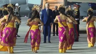 Joe Biden Tiba di Bali, Netizen Suruh Makan Sate Pan Bingin dan Tanya Mana Vladimir Putin