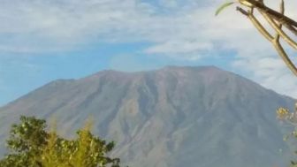 Warga Amerika Tewas Jatuh ke Jurang dari Lereng Gunung Agung, Ternyata Sudah Dilarang Mendaki