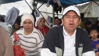 Stres Jadi Mens, Dedi Mulyadi Gotong Pembalut ke Tenda, Kalau Malam Pengin Sama Istri Bagaimana?