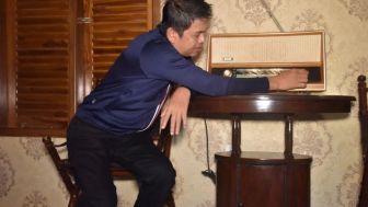 Kang Dedi Ibaratkan Dirinya Radio Tua; Suara Duda Harapan Bangsa, Menggema di Hati Emak-Emak Indonesia