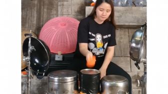 Bukan Kaleng-Kaleng, Wanita Drummer Panci Viral! Gunakan Peralatan Dapur Pengganti Set Drum, Ternyata Begini Sosok Aslinya