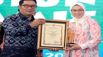 Mirip Banget, Ridwan Kamil dan Neng Anne Kayak Kakak Adik