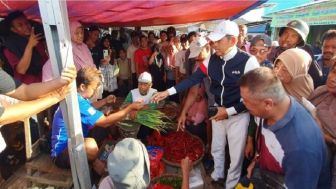 Bupati Karawang Cellica Nurrachadiana Dilempari Oleh Pedagang Pasar Rengasdengklok, Kang Dedi Mulyadi Turun Tangan, Hasilnya Mengejutkan