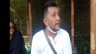 Pengembang Dgedong Cathalia Residence, Denpasar, Pusing: Jalan Ditutup Portal
