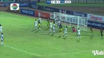 Liga 1: Gol Bunuh Diri Antar Persib Bandung Tekuk Persita Tangerang di Laga Debut Arsan Makarin