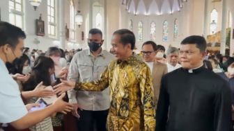 Beri Kejutan, Presiden Jokowi Kunjungi Gereja di Kota Bogor, Ucapkan Selamat Natal, Ajak Umat Nasrani Perkuat Persaudaraan & Kerukunan