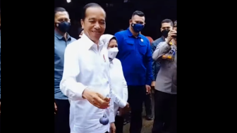 Viral Presiden Jokowi dan Ridwan Kamil Lomba Main Lato-Lato, Masyarakat Malah Salah Fokus