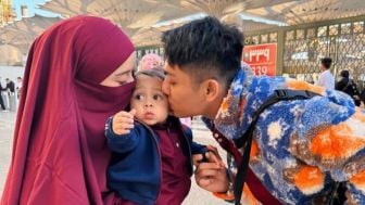 Unggah Foto Ulang Tahun Anak Pertamanya di Madinah, Komentar Instagram Rizky Billar Kalahkan Postingan Shin Tae Yong