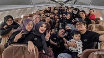 Wow! Anak Atta Halilintar Sewa Satu Pesawat untuk Ajak Karyawannya Liburan Akhir Tahun Baru, Netizen: Boss Ameena Ngeri