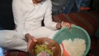 Bertemu Seorang Ibu Makan Hanya Dengan Sambal Goang, Dedi Mulyadi Sentil Para Ibu untuk Lebih Bisa Nerima Nasib