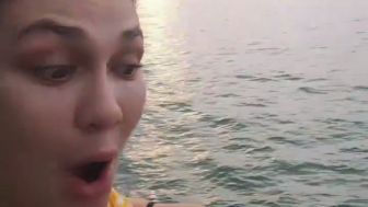 Tanpa Gading Marten, Luna Maya Habiskan Awal Tahun Baru dengan Menyaksikan Sunset