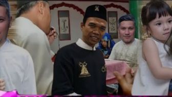 Detik-detik Gading Marten Jadi Muallaf Dituntun Ustadz Abdul Somad Hingga Disebut Tak Rayakan Natal, Cek Faktanya