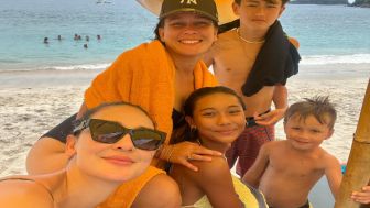 Habiskan Awal Tahun Bareng Keluarga di Bali, Ini Dia 5 Potret Luna Maya Bersama Keponakan yang Jarang tersorot