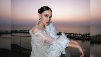 Tanpa Gading Marten, Luna Maya Kenakan Gaun Putih, Netizen Puji Kecantikan Mantan Ariel Noah Itu