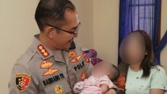 Kapolresta Denpasar Jenguk Baby S, Anak Korban Pembunuhan di Kos Jalan Tukad Batanghari