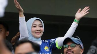 Dukung Persib Bandung Langsung ke Stadion Kontra Persija Jakarta, Atalia Praratya: Love You Sib! Maju Terus