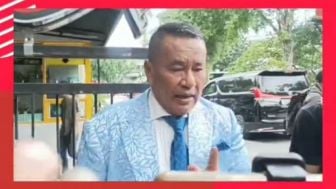 Ferry Irawan Dipenjara, Hotman Paris Senggol Hotma Sitompul