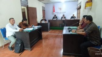 Tak Serahkan Dokumen, DKLH Bali Lecehkan Perintah Majelis Komisioner