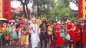 Sun Go Kong Cs Kawal Biksu Tong di Festival Imlek Bersama Bali 2023