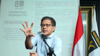 Anies Baswedan Resmi Dapat Tiket Calon Presiden, Rocky Gerung Sebut Jokowi Cemas dan Akan Ditinggalkan