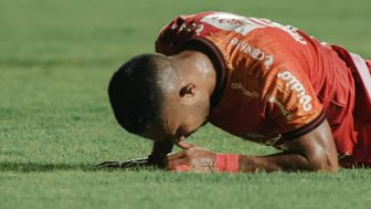 Terancam oleh PSIS Semarang dan Terlempar dari Tiga Besar, Fans Gaungkan Teco Out dari Bali United