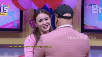 Momen Haru Amanda Manopo di Acara Brownis Bertemu Sang Ayah, Rupanya Ada Alasan Lain!