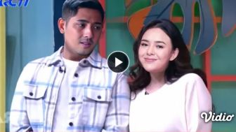 CEK FAKTA: Teringat Kenangan, Arya Saloka Menangis di Samping Amanda Manopo saat Dipertemukan di Acara TV?