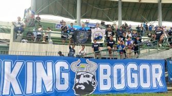 Militansi Bobotoh Persib asal Bogor, Hadiri Laga Tandang Bersama Anak dan Istri