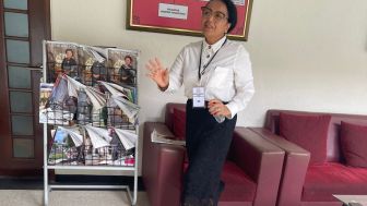 Diperiksa Kasus SPI Unud, Mantan Rektor Prof. Raka Sudewi Bungkam