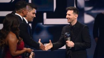 Lionel Messi Sabet Gelar The Best FIFA Men's Player, Samai Rekor Cristiano Ronaldo