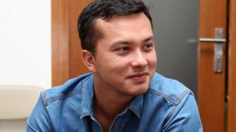 Unggahan Terbaru IG Nicholas Saputra Bikin Warganet Iri Sama Gajah, Kok Bisa?