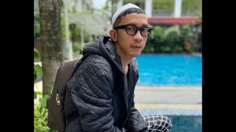 Tampil Islami, Aming Banjir Dukungan dari Rekan Artis