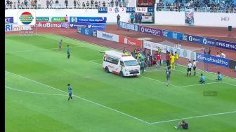 Tangisan Histeris Hingga Takbir Berkumandang di Laga PSIS vs Madura United, Ryan Tergeletak di Lapangan