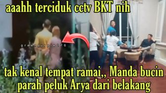 CEK FAKTA: Amanda Manopo Terciduk Peluk Arya Saloka di Tempat Umum?