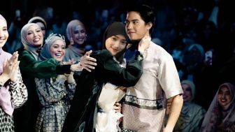 CEK FAKTA: Fuji dan El Rumi Pamer Kemesraan di Fashion Show Zaskia Sungkar