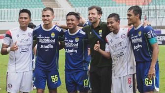 Diperebutkan Persib dan Persebaya, Eks Pemain Timnas Unggah Ini, Kirim Kode?