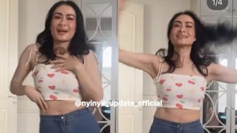 Iis Dahlia Dicibir Pakai Crop Top Sambil Joget India, Auto Dibandingkan dengan Sophia Latjuba dan Wulan Guritno