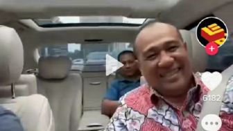 Beredar Video Rafael Alun Trisambodo Full Senyum, Gunakan Mobil Mewah Buat Geram Netizen