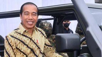Mobil Presiden Jokowi Nyaris Ditabrak Pengendara Motor, Netizen Singgung Paspampres: 'Parah...'