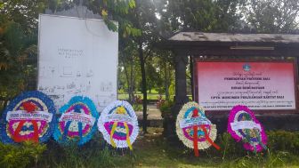 Karangan Bunga untuk Gubernur Bali Wayan Koster: Terima Kasih dan Turut Berduka Cita
