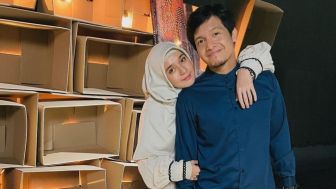 Bikin Iri, Momen Dhini Aminarti Temani Dimas Seto Sahur Dipuji Warganet: Romantis, yaa..