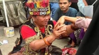 Buruan Daftar! Ini Jadwal Pengobatan Ibu Ida Dayak di 5 Kota di Indonesia, Pasien Terbatas