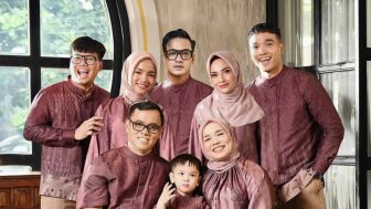 Bikin Nangis! Mendiang Vanessa Angel dan Suami Hadir di Foto Keluarga Terbaru Haji Faisal, Ini Potretnya