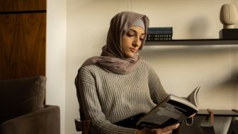 Jangan Cuma Rebahan, Ini 5 Amalan Yang Bisa Dilakukan Wanita Haid Saat Ramadhan