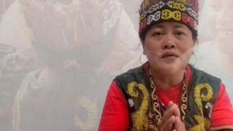 Jangan Percaya! Ibu Ida Dayak Ternyata Tak Pernah Menarik Uang Pendaftaran Sepeserpun kepada Masyarakat