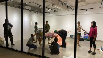 Iluh Art Group Gelar Pameran dan Pertunjukan Bertema Gincu di Tat Art Space, Catat Tanggalnya!