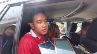 Pedas! Netizen Sentil Keras Gibran Rakabuming Perihal Rumor Jokowi 3 Periode, 'Bilang Bapakmu..'