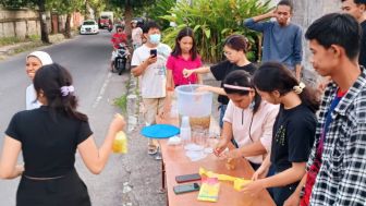 Di Bulan Suci Ramadhan, Pemuda Katolik Gianyar Turut Berbagi Takjil