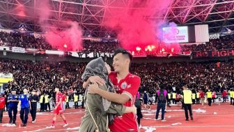 Witan Sulaeman dan Istri Tampil Romantis Bikin Iri Warganet: GBK Serasa Milik Mereka Berdua!