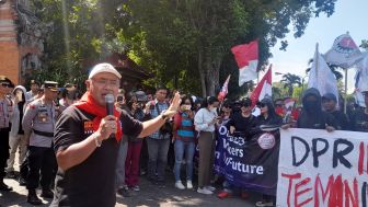 May Day! Aliansi Bali Menggugat Desak Gubernur Koster Tindak Tegas Tenaga Kerja Asing